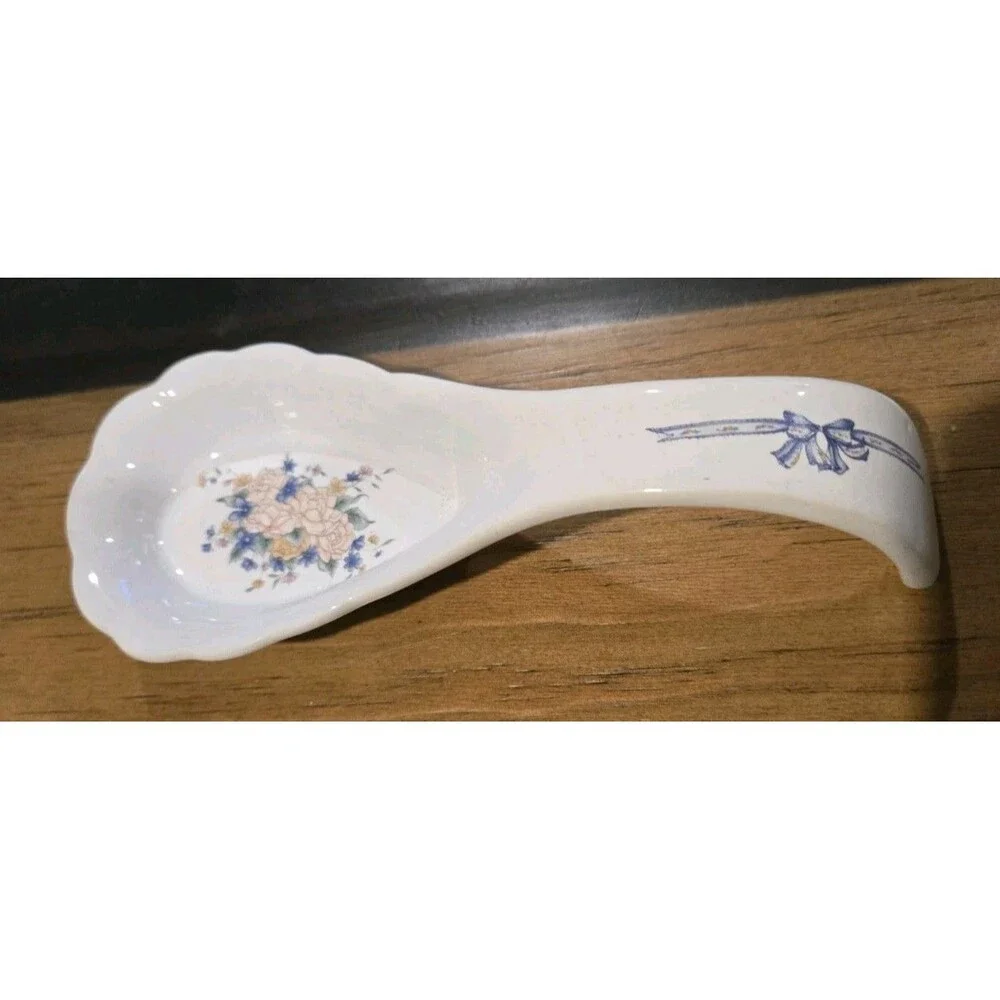 vintage Floral / Bow spoon rest Scalloped